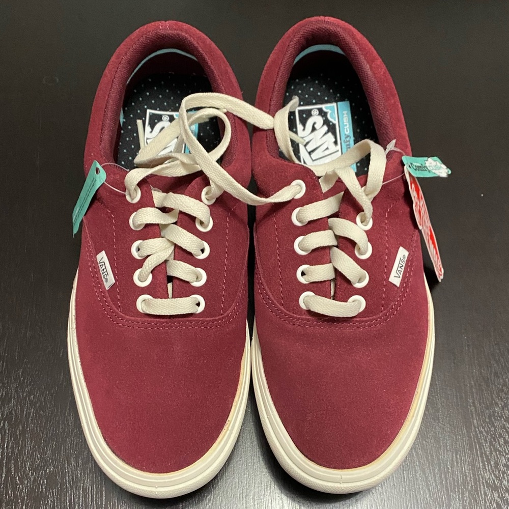 NWT maroon Vans sneakers